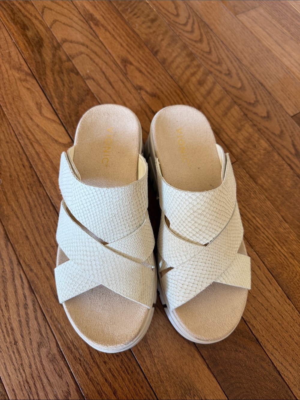 Vionic Cream Textured Crisscross Slide Mules